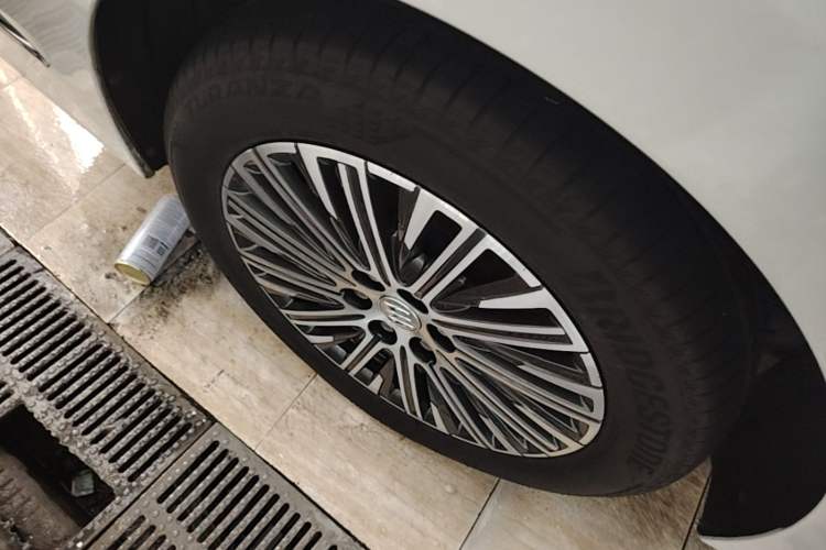 Used Buick GL8 New Energy 2024 Lu Zun Luxury Edition 7-Seater Right Rear Wheel Hub
