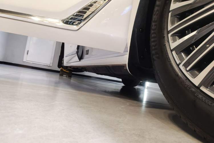 Used Buick GL8 New Energy 2024 Lu Zun Luxury Edition 7-Seater Right Side Sill