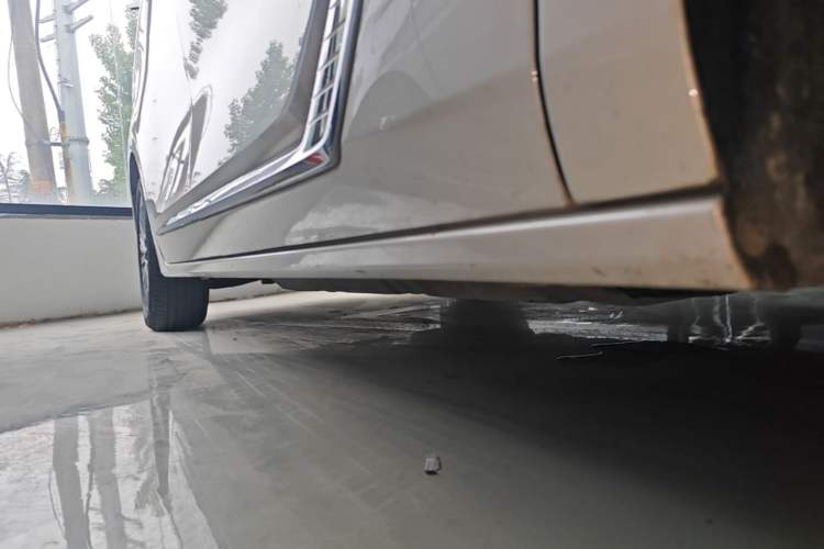 Used Buick GL8 New Energy 2024 Lu Zun Luxury Edition 7-Seater Right Side Sill