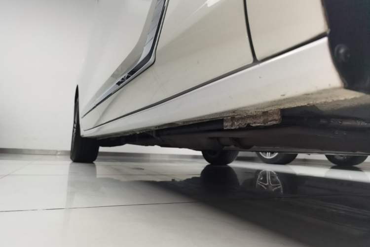 Used Buick GL8 New Energy 2024 Lu Zun Luxury Edition 7-Seater Right Side Sill