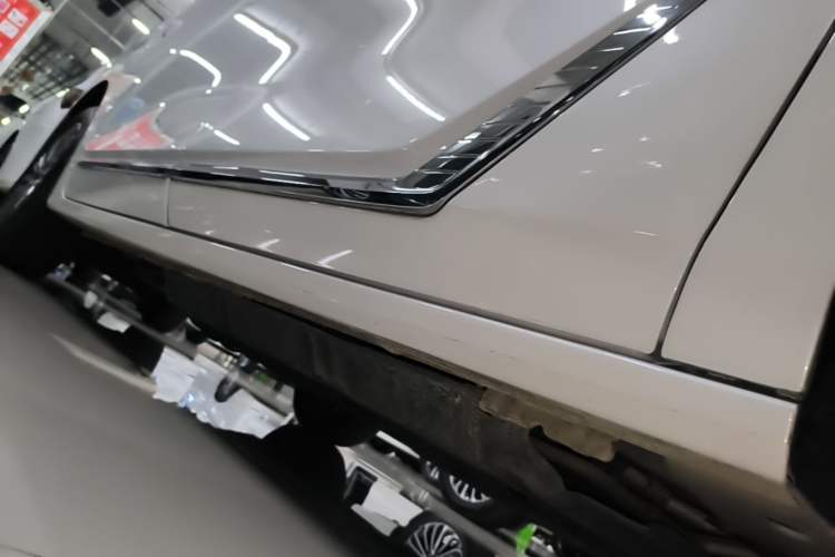 Used Buick GL8 New Energy 2024 Lu Zun Luxury Edition 7-Seater Right Side Sill