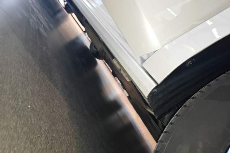 Used Buick GL8 New Energy 2024 Lu Zun Luxury Edition 6-Seater Right Side Sill