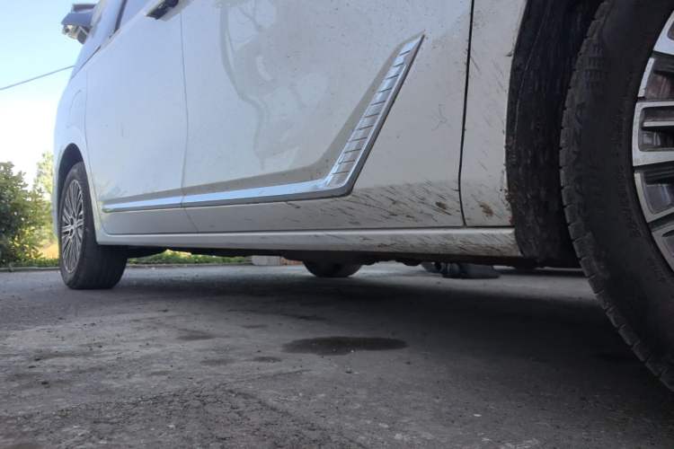 Used Buick GL8 New Energy 2024 Lu Zun Luxury Edition 7-Seater Right Side Sill