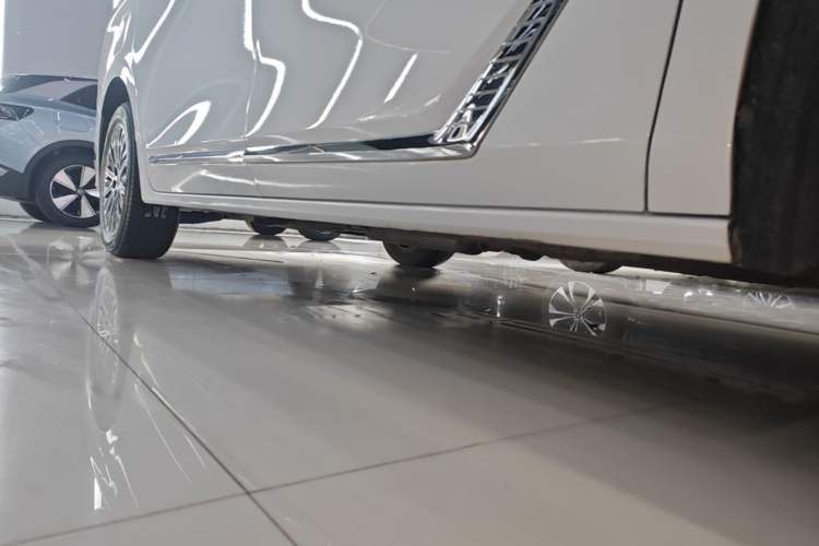 Used Buick GL8 New Energy 2024 Lu Zun Smart Edition 7-Seater Right Side Sill