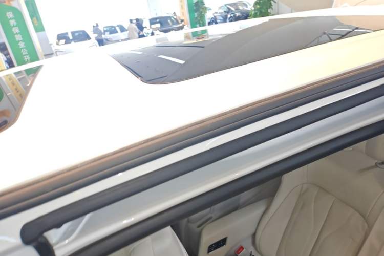 Used Buick GL8 New Energy 2024 Lu Zun Luxury Edition 6-Seater Roof
