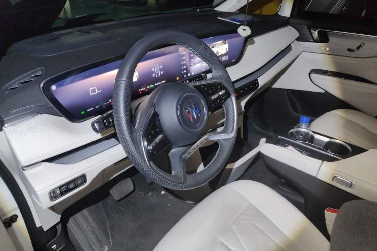 Used Buick GL8 New Energy 2024 Lu Zun Smart Edition 7-Seater Steering Wheel