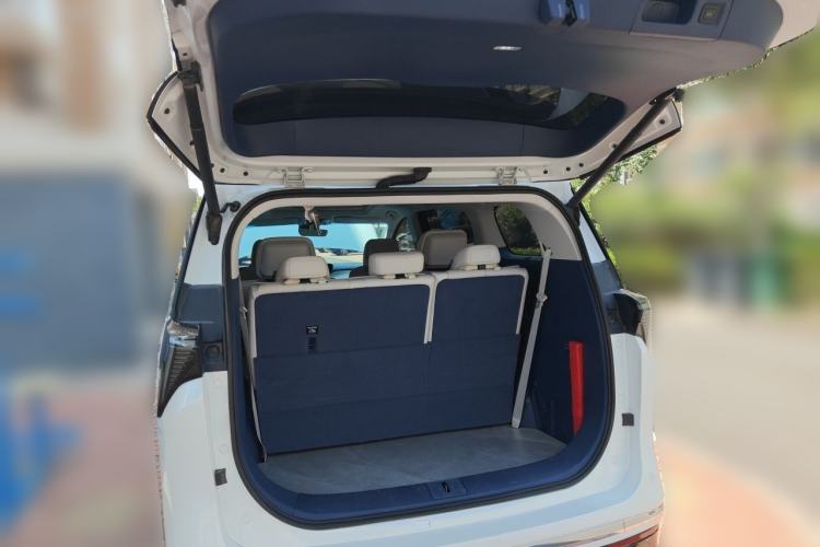 Used Buick GL8 New Energy 2024 Lu Zun Luxury Edition 7-Seater Trunk