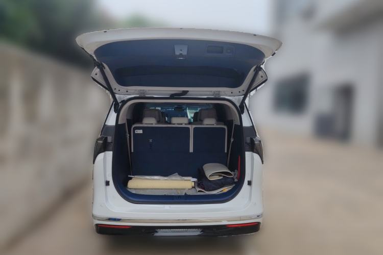Used Buick GL8 New Energy 2024 Lu Zun Luxury Edition 7-Seater Trunk