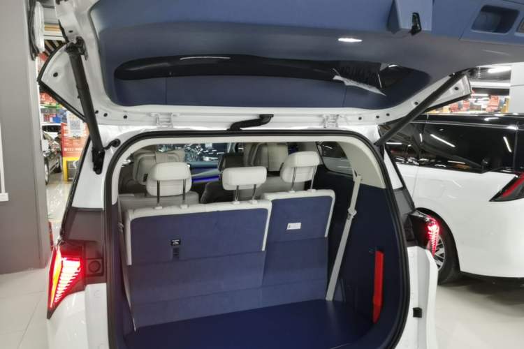 Used Buick GL8 New Energy 2024 Lu Zun Luxury Edition 7-Seater Trunk
