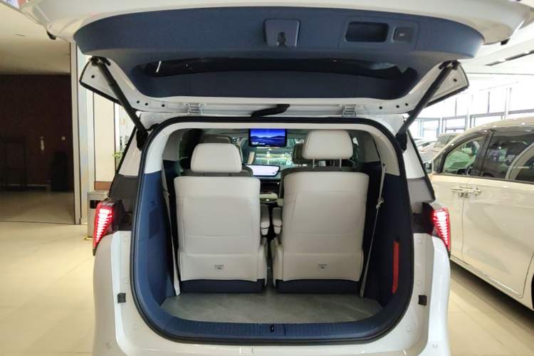 Used Buick GL8 New Energy 2024 Lu Zun Luxury Edition 6-Seater Trunk