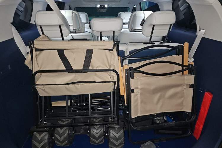 Used Buick GL8 New Energy 2024 Lu Zun Luxury Edition 6-Seater Trunk