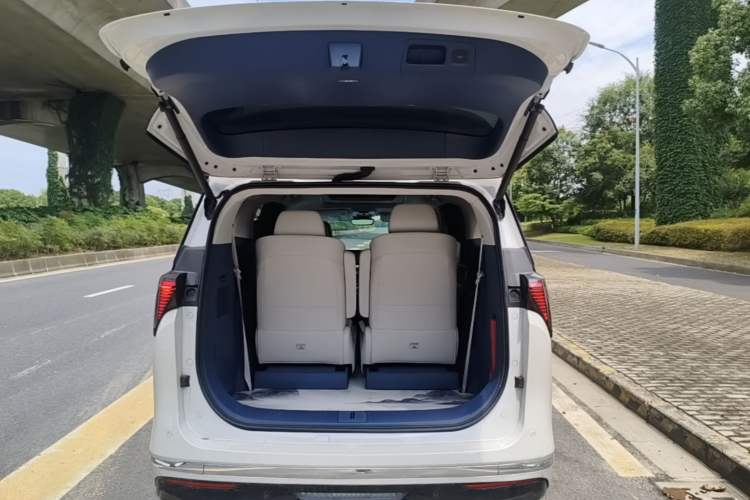 Used Buick GL8 New Energy 2024 Lu Zun Luxury Edition 6-Seater Trunk