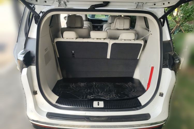 Used Buick GL8 New Energy 2024 Lu Zun Luxury Edition 7-Seater Trunk