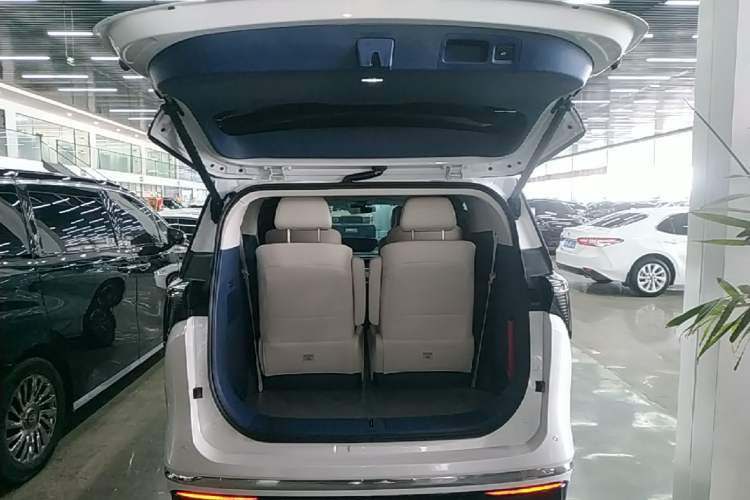 Used Buick GL8 New Energy 2024 Lu Zun Luxury Edition 6-Seater Trunk