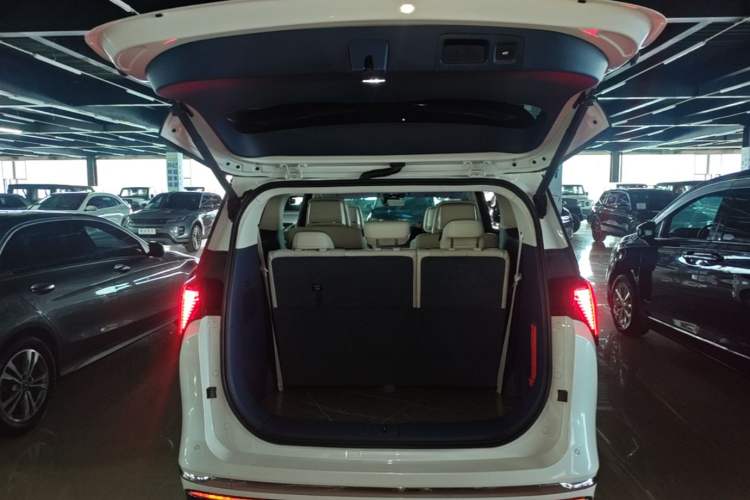 Used Buick GL8 New Energy 2024 Lu Zun Luxury Edition 7-Seater Trunk