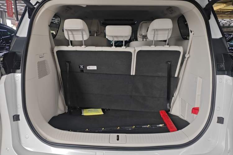 Used Buick GL8 New Energy 2024 Lu Zun Smart Edition 7-Seater Trunk