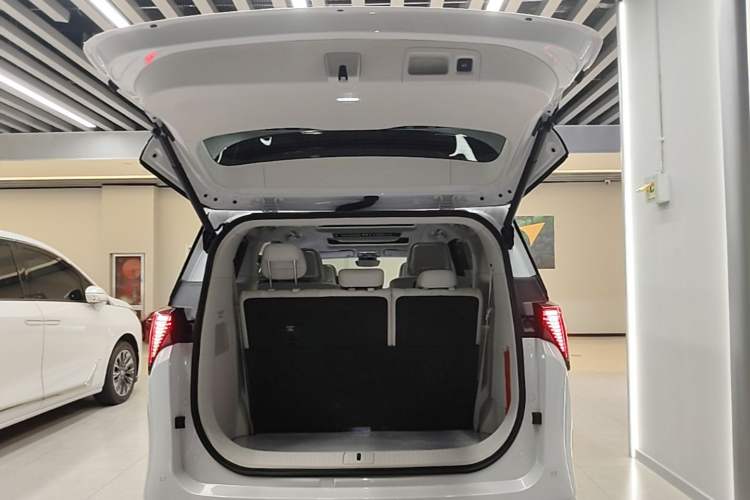 Used Buick GL8 New Energy 2024 Lu Zun Luxury Edition 7-Seater Trunk