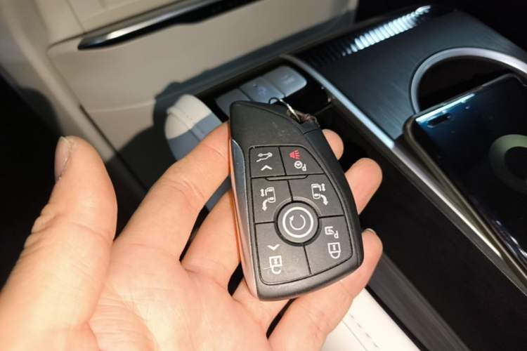 Used Buick GL8 New Energy 2024 Lu Zun Luxury Edition 7-Seater Vehicle Key