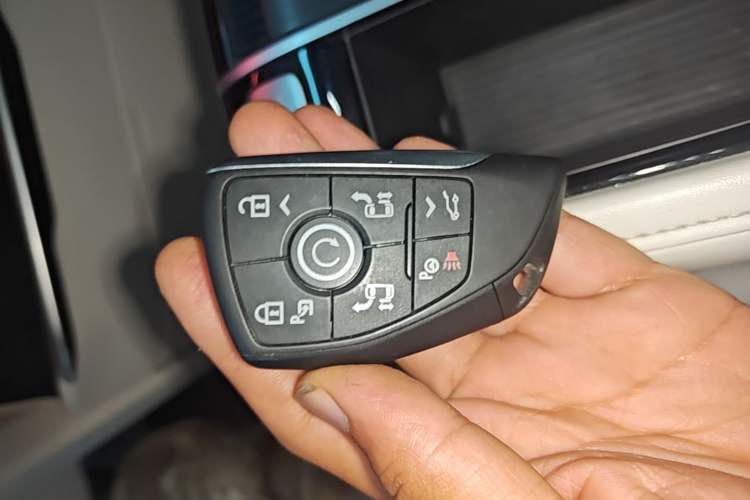 Used Buick GL8 New Energy 2024 Lu Zun Luxury Edition 6-Seater Vehicle Key