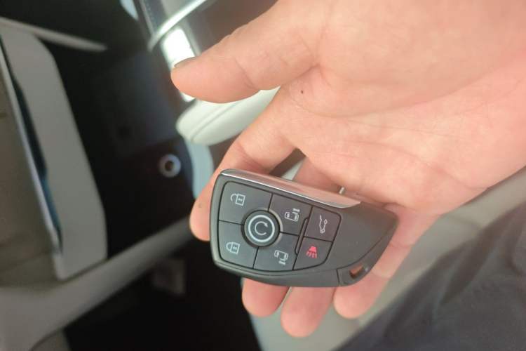 Used Buick GL8 New Energy 2024 Lu Zun Deluxe Edition 7-Seater Vehicle Key