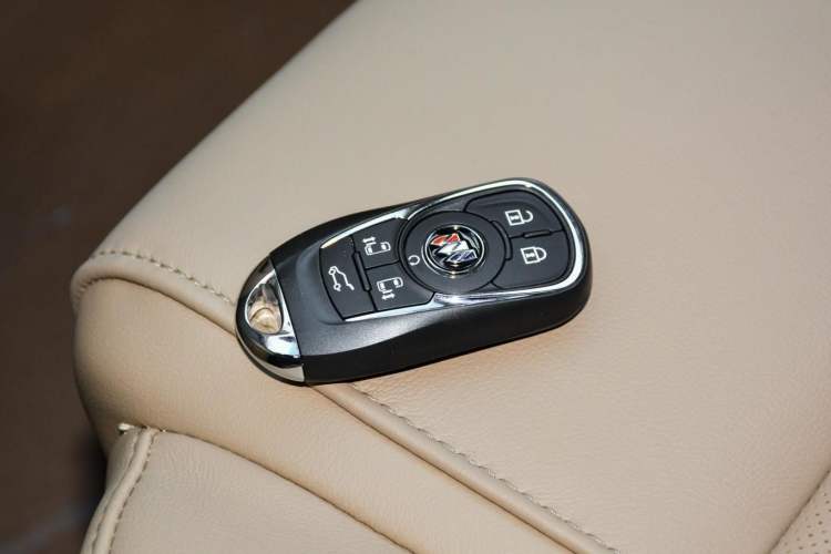 Used Buick GL8 New Energy 2024 Lu Zun Luxury Edition 7-Seater Vehicle Key