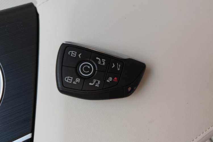 Used Buick GL8 New Energy 2024 Lu Zun Luxury Edition 7-Seater Vehicle Key