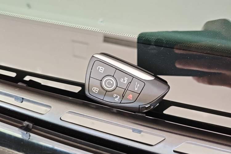 Used Buick GL8 New Energy 2024 Lu Zun Smart Edition 7-Seater Vehicle Key