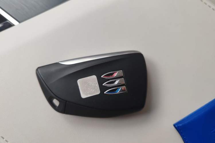 Used Buick GL8 New Energy 2024 Lu Zun Luxury Edition 7-Seater Vehicle Key