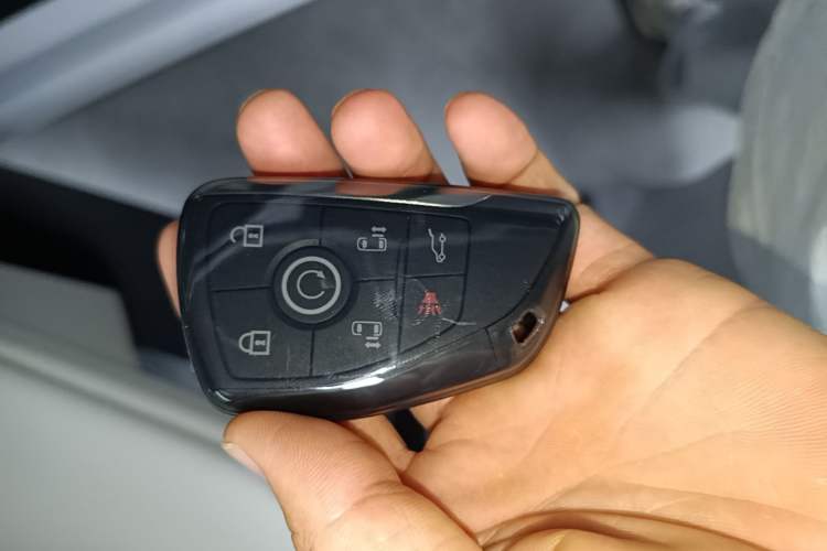 Used Buick GL8 New Energy 2024 Lu Zun Deluxe Edition 7-Seater Vehicle Key