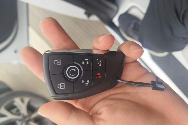 Used Buick GL8 New Energy 2024 Lu Zun Deluxe Edition 7-Seater Vehicle Key