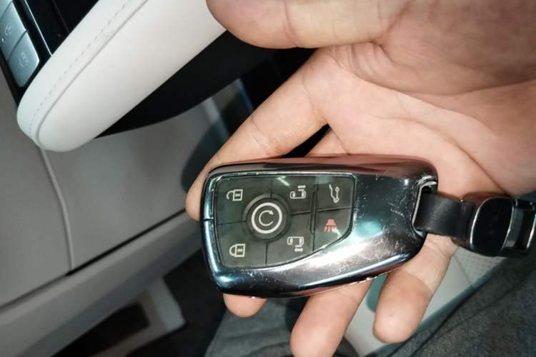 Used Buick GL8 New Energy 2024 Lu Zun Deluxe Edition 7-Seater Vehicle Key