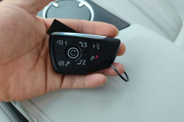 Used Buick GL8 New Energy 2024 Lu Zun Luxury Edition 7-Seater Vehicle Key