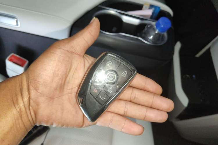 Used Buick GL8 New Energy 2024 Lu Zun Smart Edition 7-Seater Vehicle Key