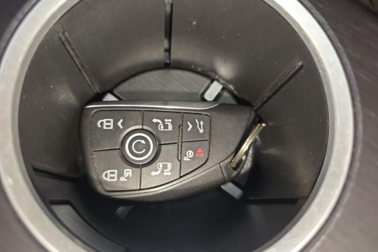 Used Buick GL8 New Energy 2024 Lu Zun Luxury Edition 7-Seater Vehicle Key
