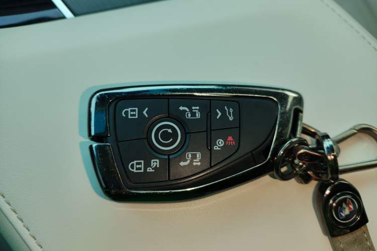 Used Buick GL8 New Energy 2024 Lu Zun Luxury Edition 7-Seater Vehicle Key