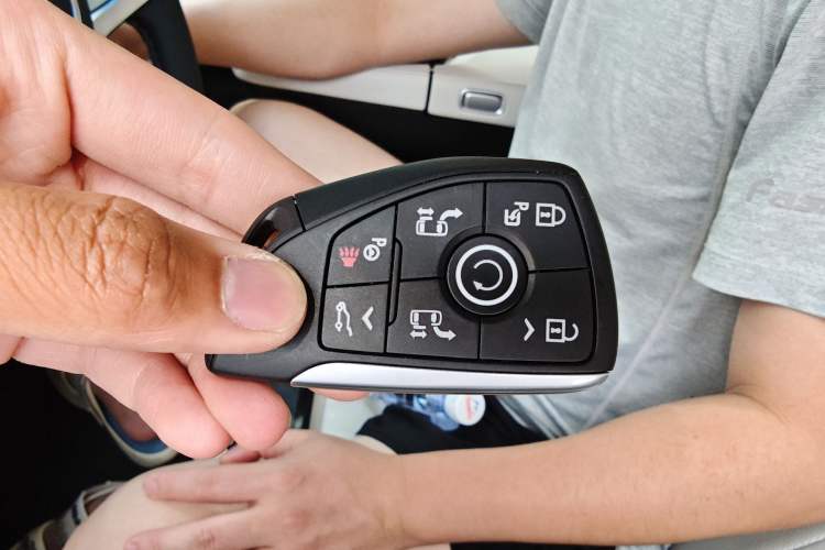 Used Buick GL8 New Energy 2024 Lu Zun Luxury Edition 7-Seater Vehicle Key