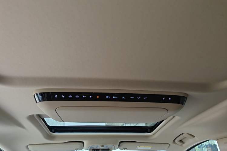 Used Buick GL8 New Energy 2025 Lu Shang Luxury Edition 7-Seater Headliner