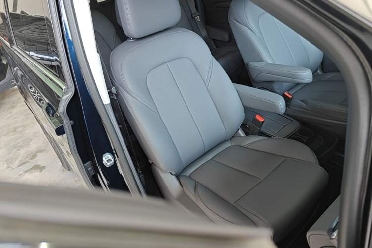Used Buick GL8 New Energy 2025 Lu Shang Smart Enjoyment Edition 7-Seater Right Front Seat