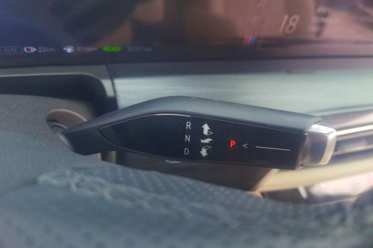 Used Buick GL8 New Energy 2025 Lu Shang Smart Enjoyment Edition 7-Seater Gear Lever