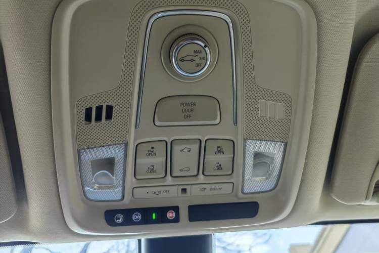 Used Buick GL8 New Energy 2025 Lu Shang Smart Enjoyment Edition 7-Seater Interior 12