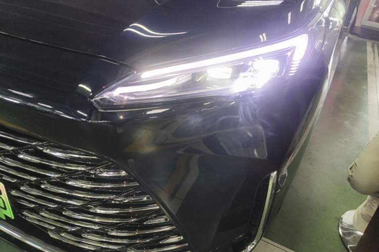 Used Buick GL8 New Energy 2025 Lu Shang Luxury Edition 7-Seater Left Front Headlight