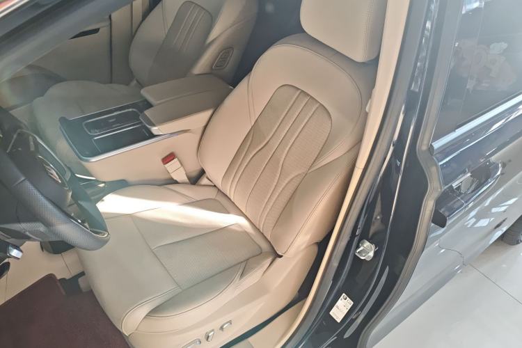 Used Buick GL8 New Energy 2025 Lu Shang Luxury Edition 7-Seater Left Front Seat