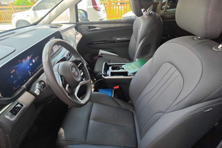 Used Buick GL8 New Energy 2025 Lu Shang Luxury Edition 7-Seater Left Front Seat