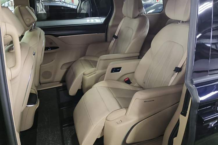 Used Buick GL8 New Energy 2025 Lu Shang Luxury Edition 7-Seater Left Rear Seat