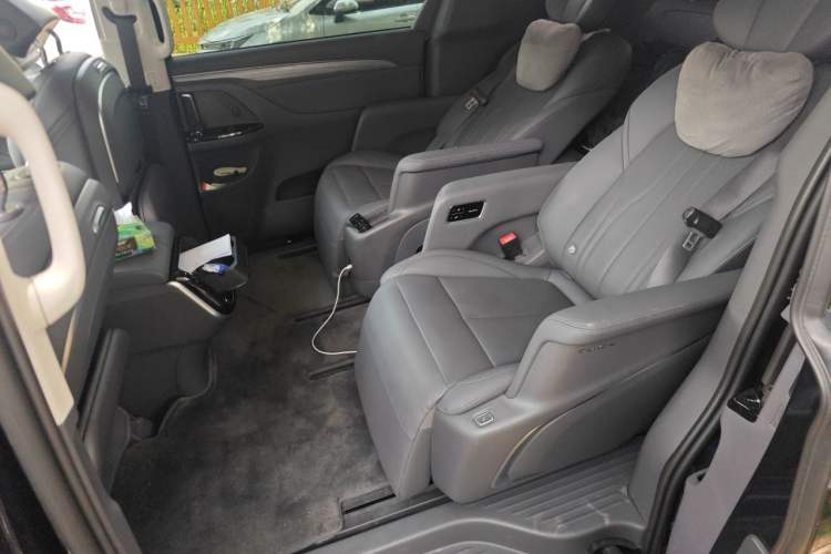 Used Buick GL8 New Energy 2025 Lu Shang Luxury Edition 7-Seater Left Rear Seat