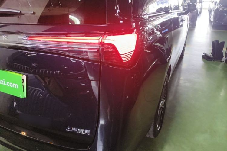 Used Buick GL8 New Energy 2025 Lu Shang Luxury Edition 7-Seater Right Rear Taillight