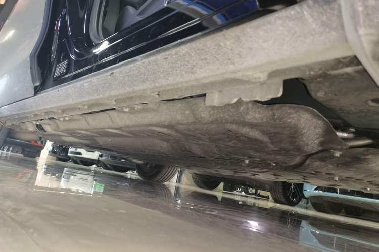 Used Buick GL8 New Energy 2025 Lu Shang Luxury Edition 7-Seater Right Side Sill