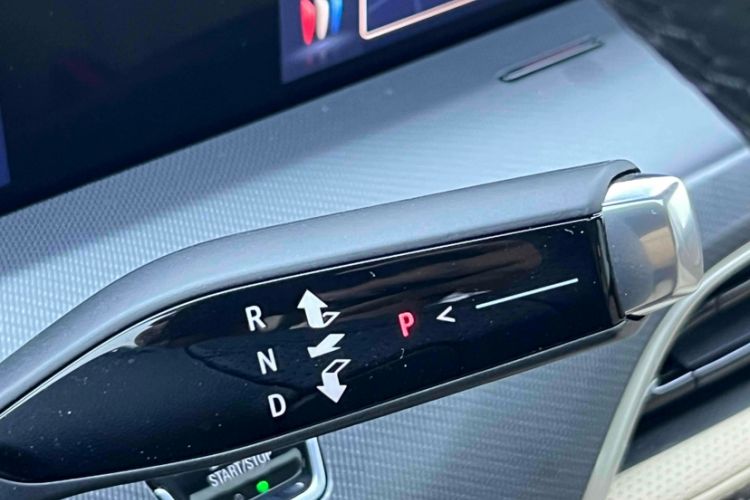 Used Buick GL8 New Energy 2025 Lu Shang Luxury Edition 7-Seater Gear Lever