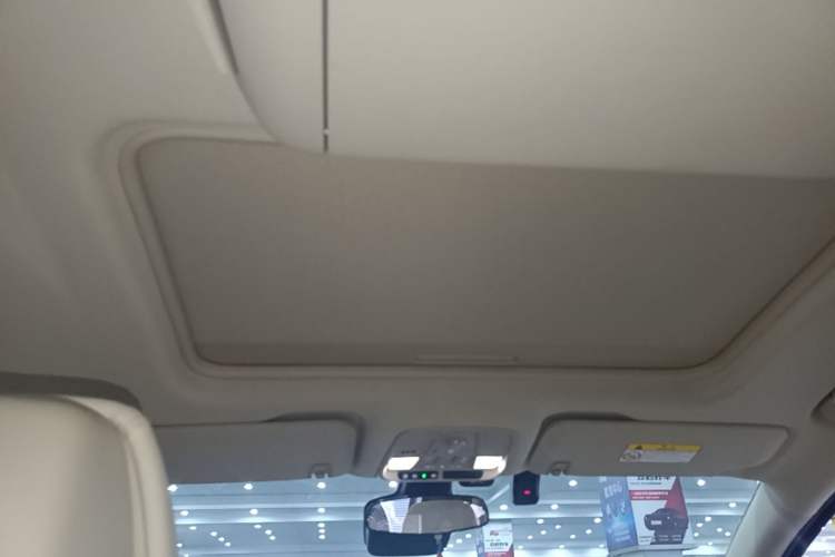 Used Buick GL8 New Energy 2025 Lu Shang Luxury Edition 7-Seater Headliner