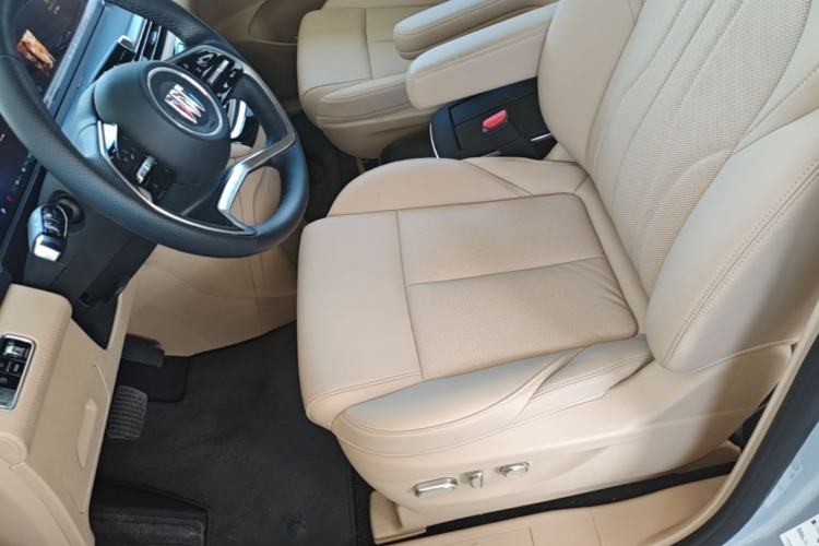Used Buick GL8 New Energy 2025 Lu Shang Luxury Edition 7-Seater Left Front Seat